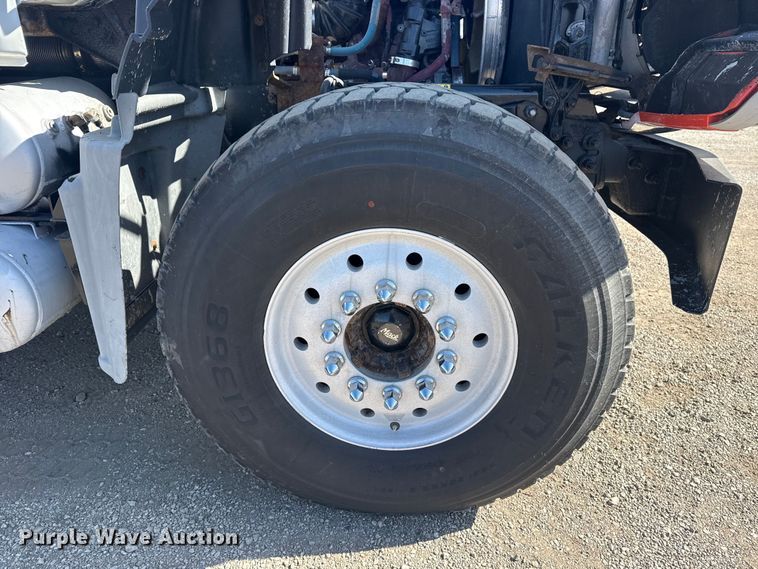 image for item EG2126 2013 Mack GU713 vacuum truck