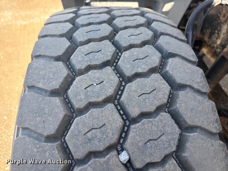 image for item EG2126 2013 Mack GU713 vacuum truck