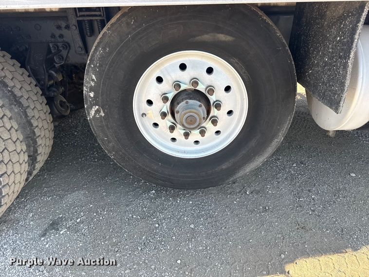 image for item EG2126 2013 Mack GU713 vacuum truck