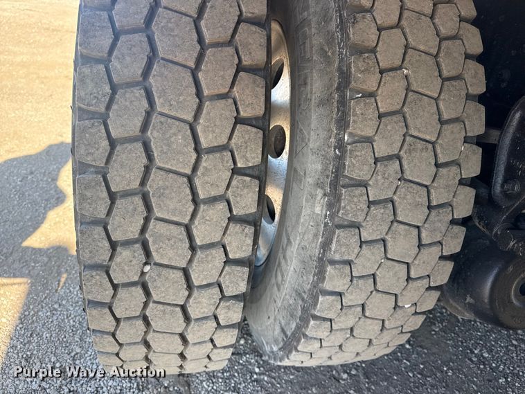 image for item EG2126 2013 Mack GU713 vacuum truck