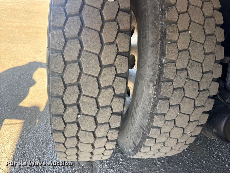 image for item EG2126 2013 Mack GU713 vacuum truck