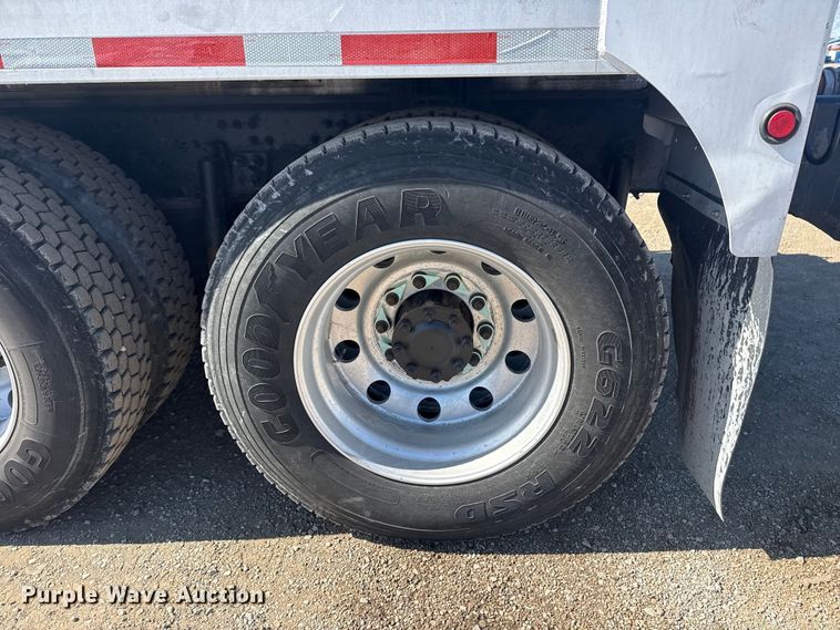 image for item EG2126 2013 Mack GU713 vacuum truck