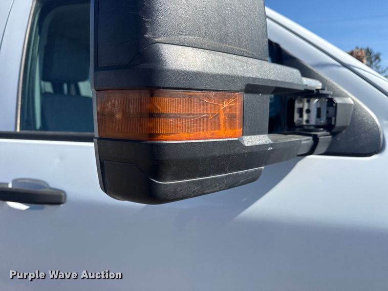 image for item EG2127 2018 Chevrolet Silverado 3500HD Crew Cab utility / service truck