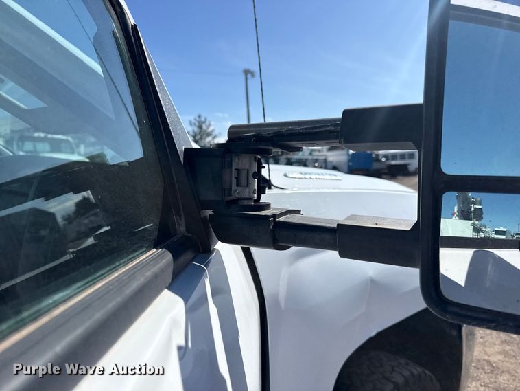 image for item EG2127 2018 Chevrolet Silverado 3500HD Crew Cab utility / service truck