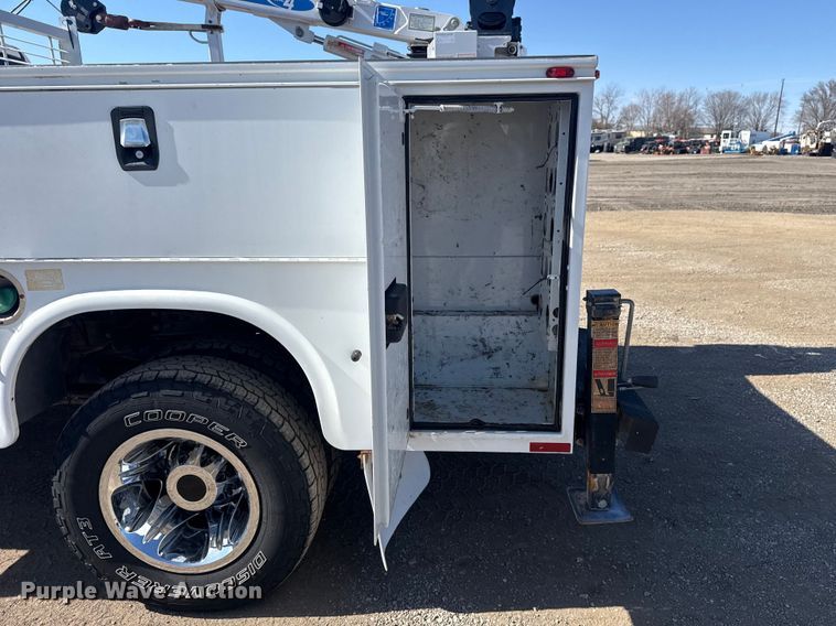 image for item EG2127 2018 Chevrolet Silverado 3500HD Crew Cab utility / service truck