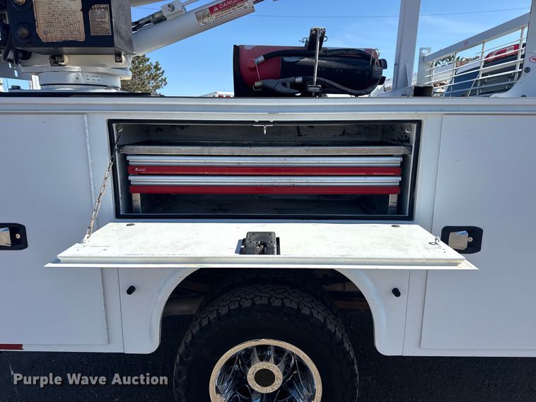 image for item EG2127 2018 Chevrolet Silverado 3500HD Crew Cab utility / service truck