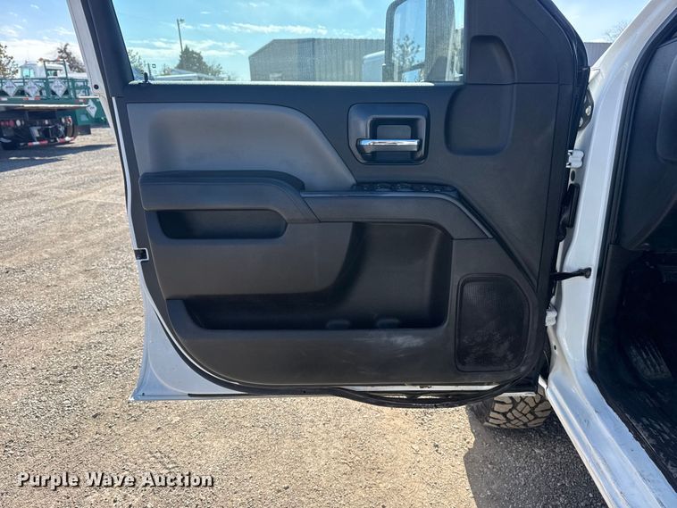 image for item EG2127 2018 Chevrolet Silverado 3500HD Crew Cab utility / service truck