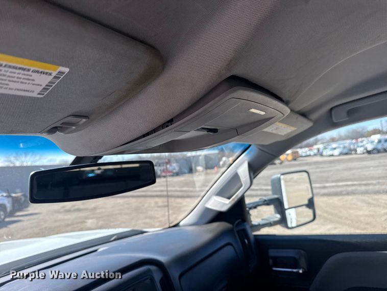 image for item EG2127 2018 Chevrolet Silverado 3500HD Crew Cab utility / service truck