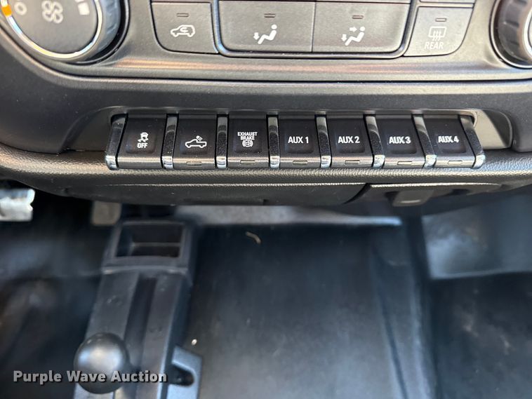 image for item EG2127 2018 Chevrolet Silverado 3500HD Crew Cab utility / service truck