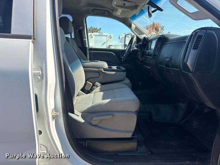 image for item EG2127 2018 Chevrolet Silverado 3500HD Crew Cab utility / service truck