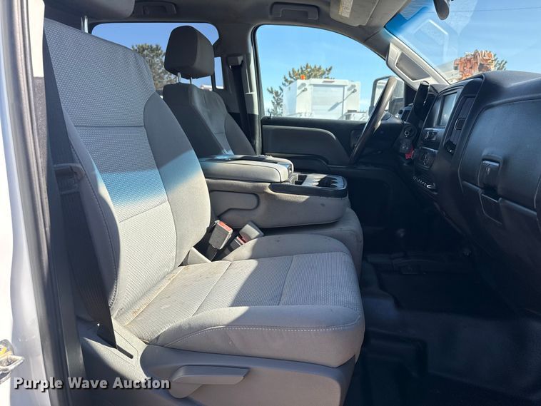 image for item EG2127 2018 Chevrolet Silverado 3500HD Crew Cab utility / service truck