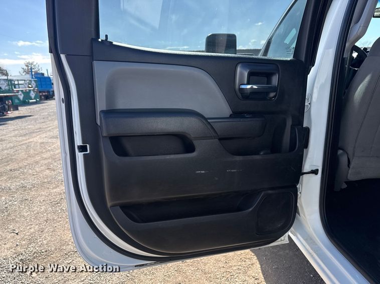 image for item EG2127 2018 Chevrolet Silverado 3500HD Crew Cab utility / service truck