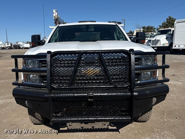 image for item EG2128 2016 Chevrolet Silverado 3500HD Crew Cab utility / service truck