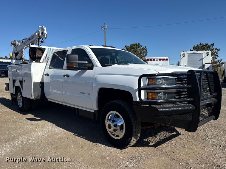 image for item EG2128 2016 Chevrolet Silverado 3500HD Crew Cab utility / service truck