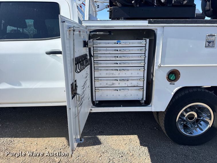 image for item EG2128 2016 Chevrolet Silverado 3500HD Crew Cab utility / service truck