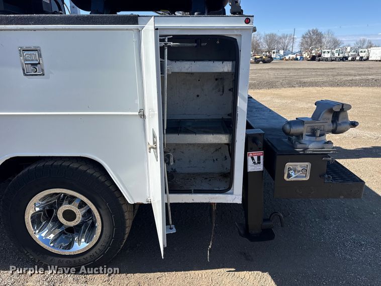 image for item EG2128 2016 Chevrolet Silverado 3500HD Crew Cab utility / service truck