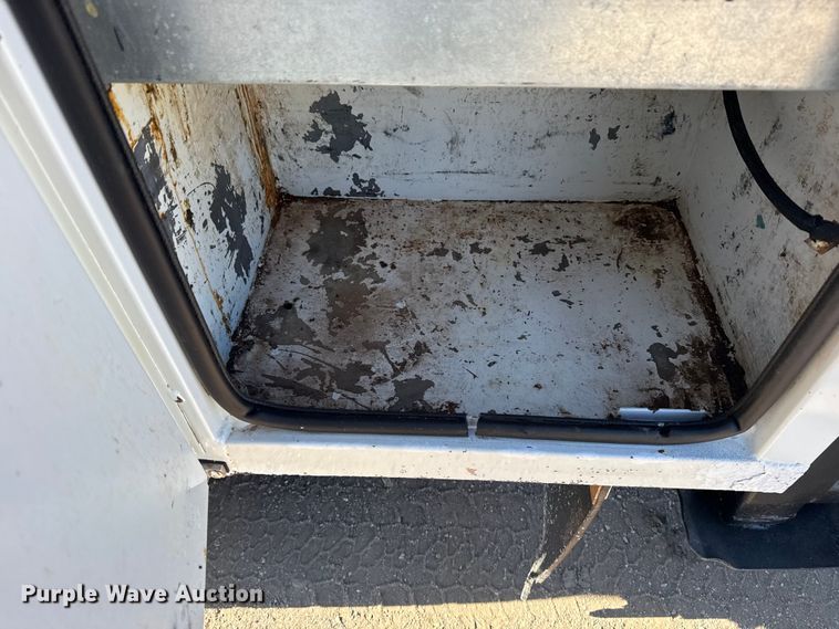 image for item EG2128 2016 Chevrolet Silverado 3500HD Crew Cab utility / service truck