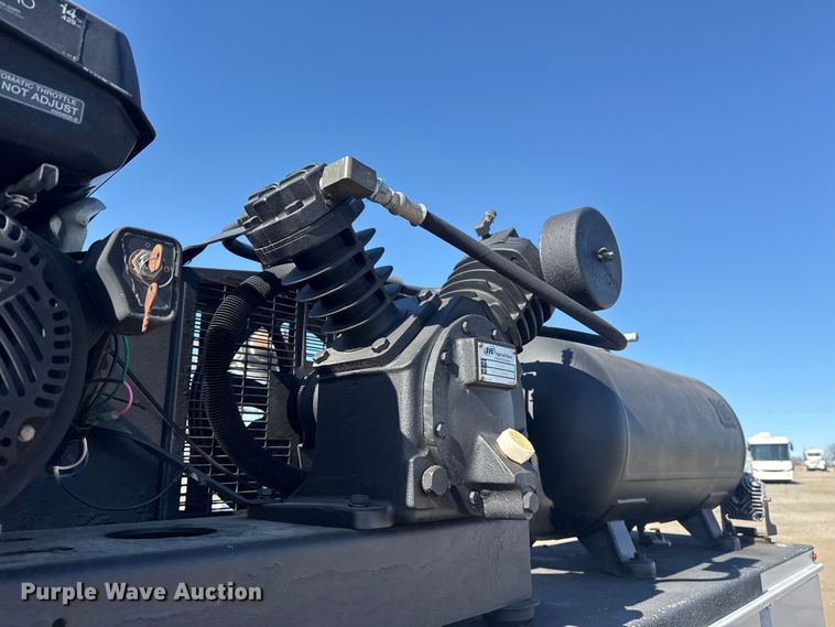 image for item EG2128 2016 Chevrolet Silverado 3500HD Crew Cab utility / service truck