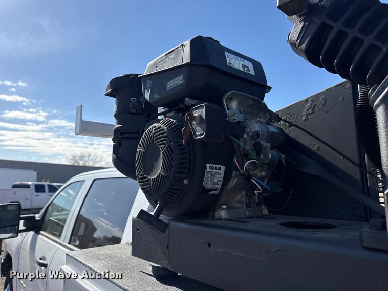 image for item EG2128 2016 Chevrolet Silverado 3500HD Crew Cab utility / service truck