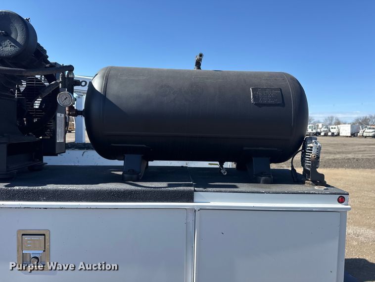 image for item EG2128 2016 Chevrolet Silverado 3500HD Crew Cab utility / service truck