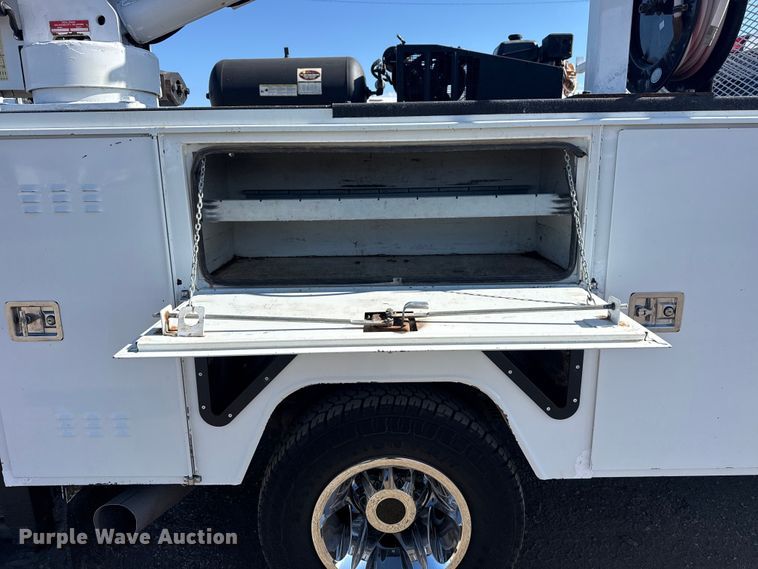 image for item EG2128 2016 Chevrolet Silverado 3500HD Crew Cab utility / service truck