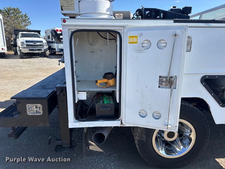 image for item EG2128 2016 Chevrolet Silverado 3500HD Crew Cab utility / service truck