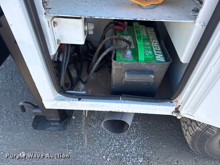 image for item EG2128 2016 Chevrolet Silverado 3500HD Crew Cab utility / service truck