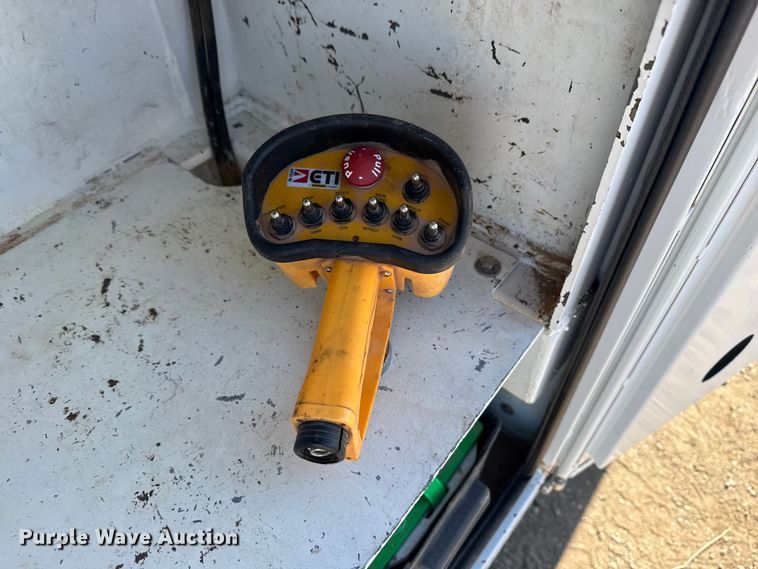 image for item EG2128 2016 Chevrolet Silverado 3500HD Crew Cab utility / service truck