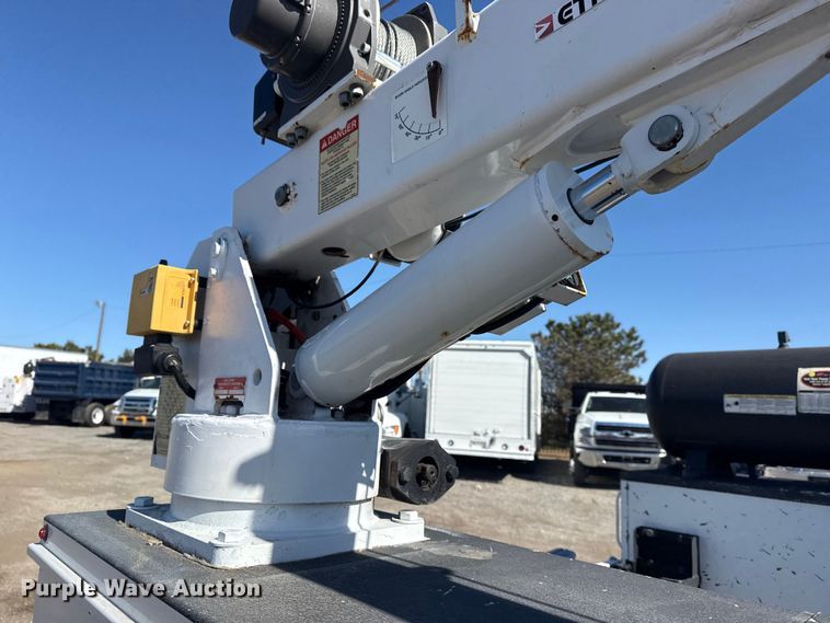 image for item EG2128 2016 Chevrolet Silverado 3500HD Crew Cab utility / service truck