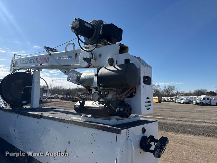 image for item EG2128 2016 Chevrolet Silverado 3500HD Crew Cab utility / service truck