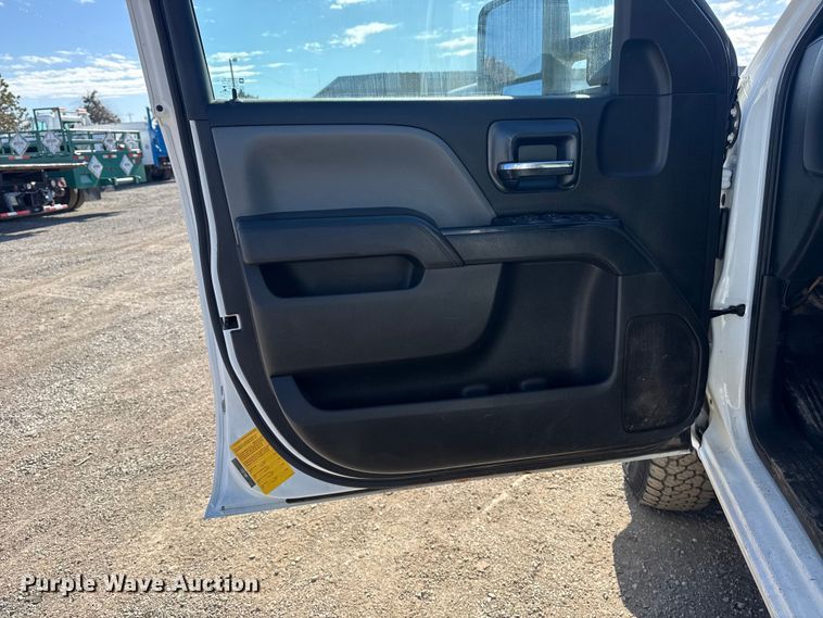 image for item EG2128 2016 Chevrolet Silverado 3500HD Crew Cab utility / service truck