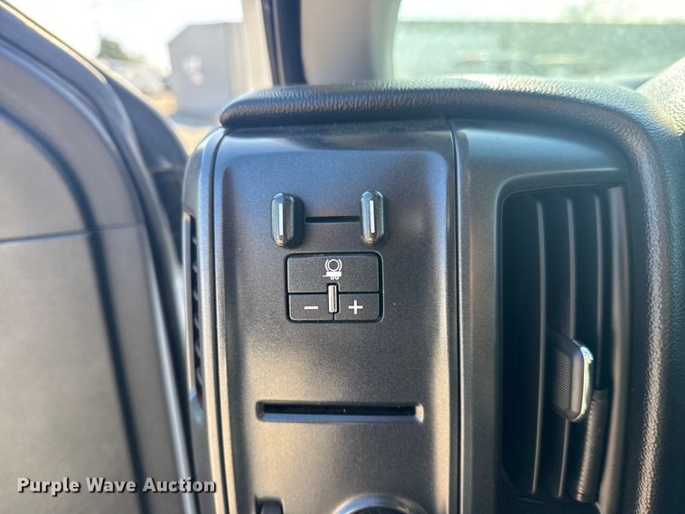 image for item EG2128 2016 Chevrolet Silverado 3500HD Crew Cab utility / service truck