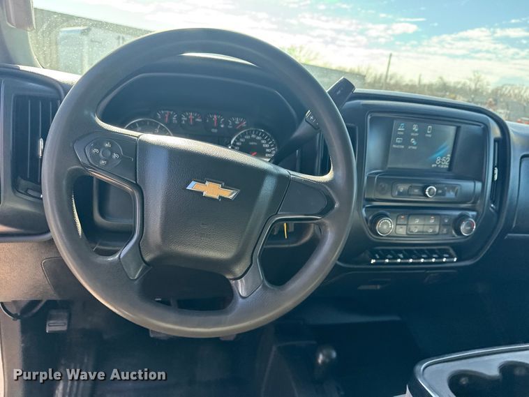 image for item EG2128 2016 Chevrolet Silverado 3500HD Crew Cab utility / service truck