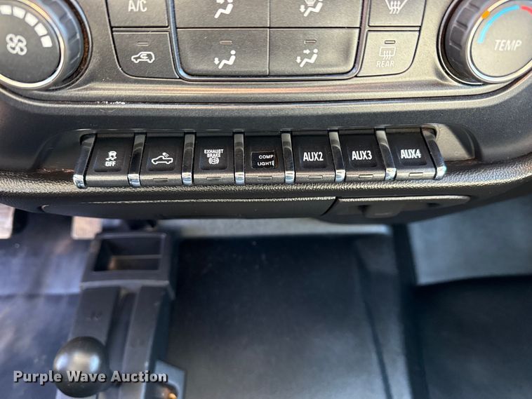 image for item EG2128 2016 Chevrolet Silverado 3500HD Crew Cab utility / service truck