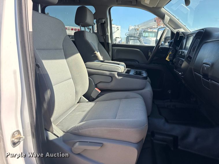 image for item EG2128 2016 Chevrolet Silverado 3500HD Crew Cab utility / service truck