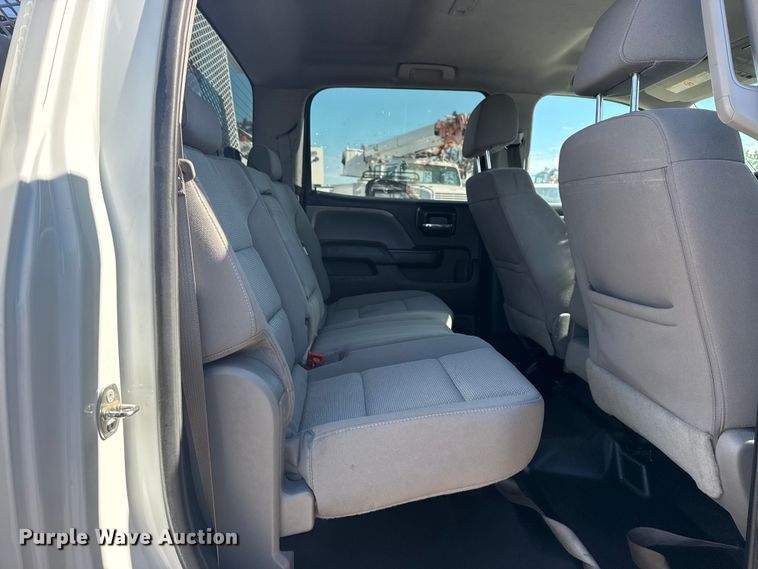 image for item EG2128 2016 Chevrolet Silverado 3500HD Crew Cab utility / service truck