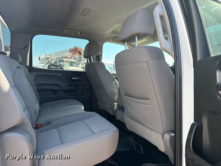 image for item EG2128 2016 Chevrolet Silverado 3500HD Crew Cab utility / service truck