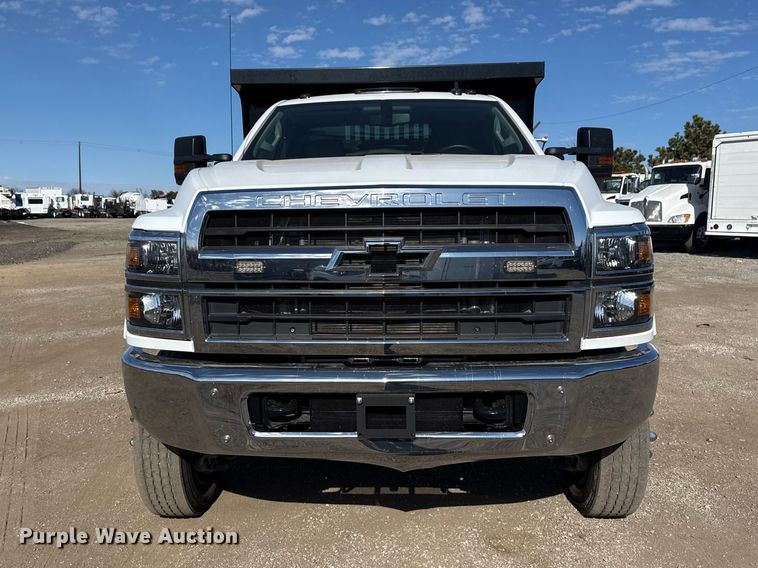 image for item EG2129 2023 Chevrolet Silverado 6500HD dump truck