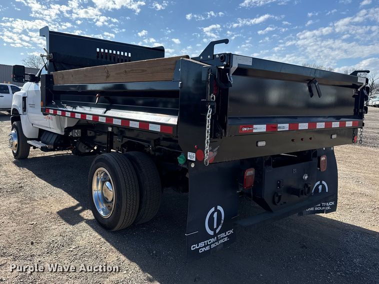 image for item EG2129 2023 Chevrolet Silverado 6500HD dump truck