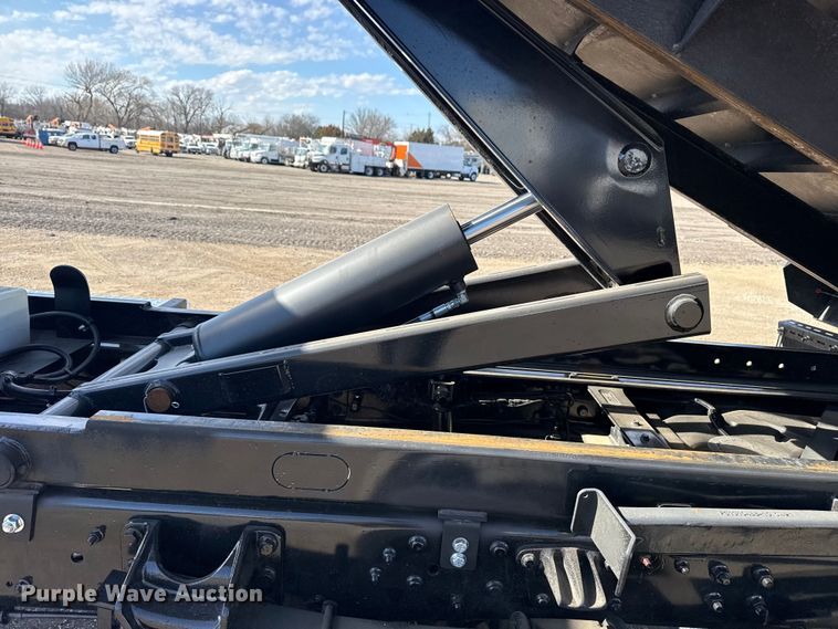 image for item EG2129 2023 Chevrolet Silverado 6500HD dump truck