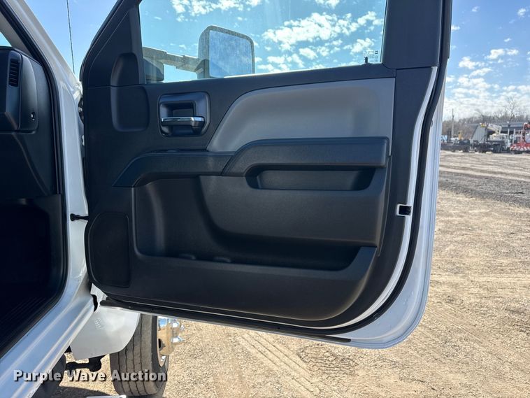 image for item EG2129 2023 Chevrolet Silverado 6500HD dump truck