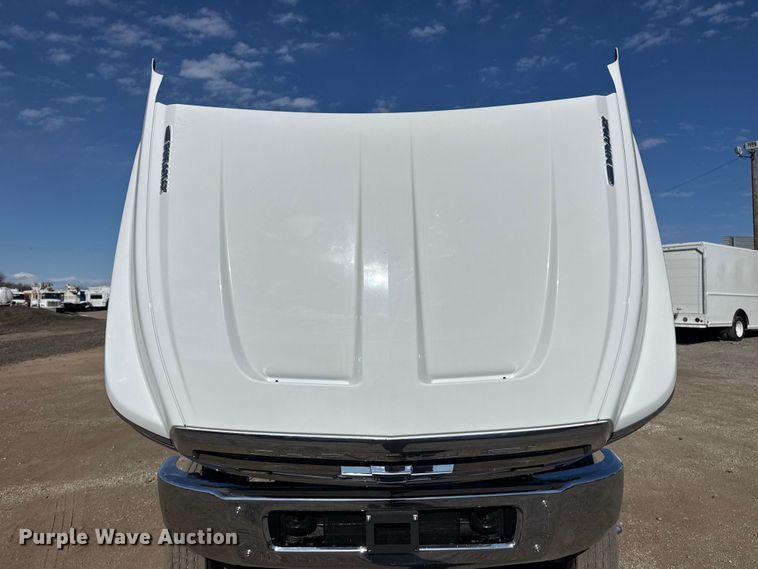 image for item EG2129 2023 Chevrolet Silverado 6500HD dump truck