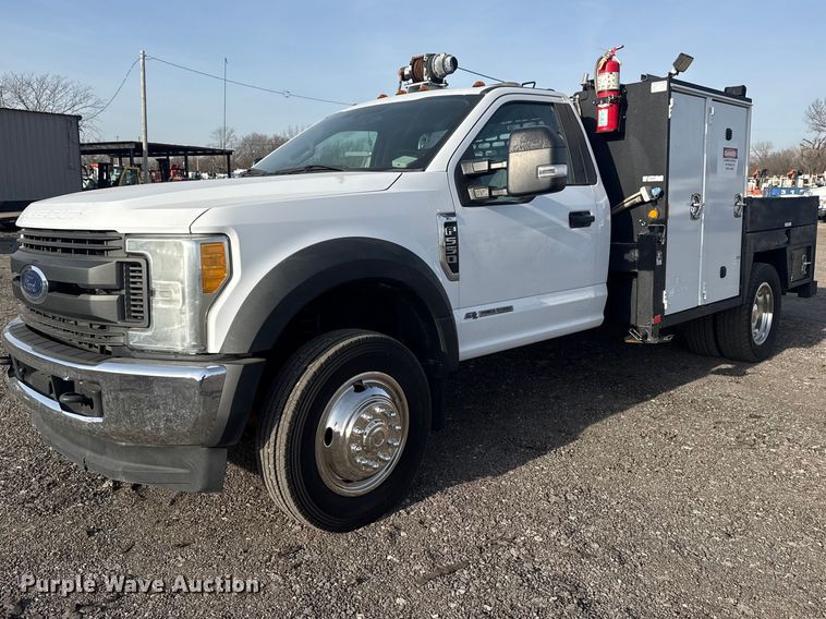 image for item EG2131 2017 Ford F550 utility / service truck