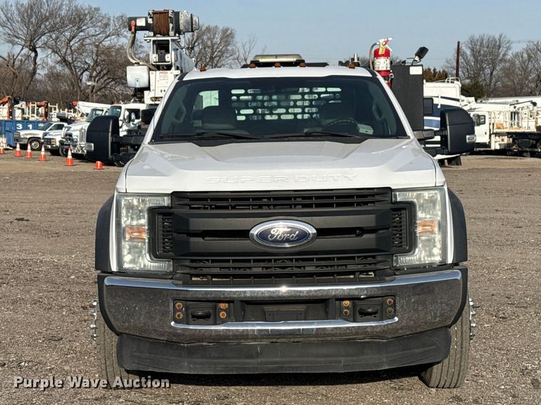 image for item EG2131 2017 Ford F550 utility / service truck