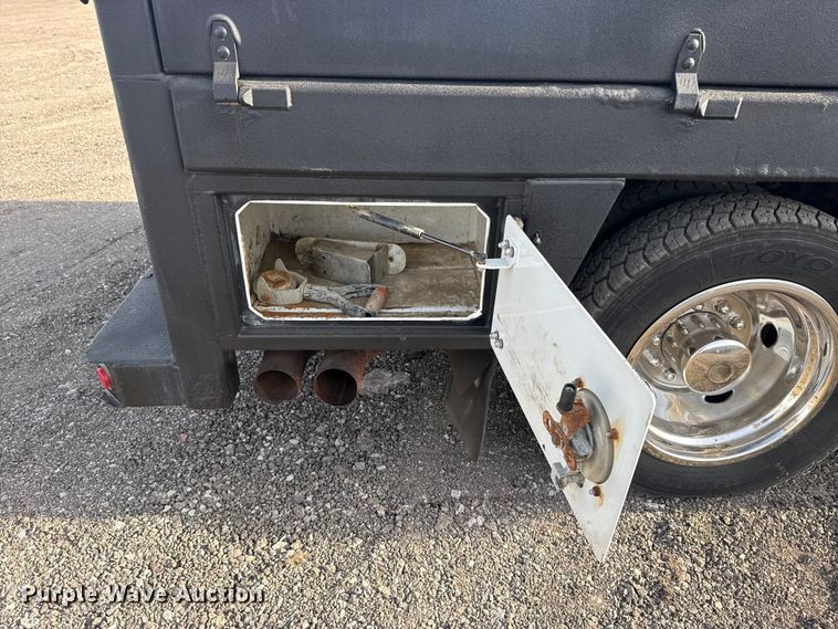 image for item EG2131 2017 Ford F550 utility / service truck