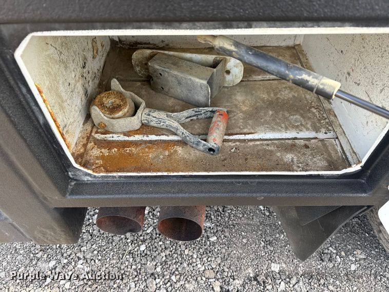 image for item EG2131 2017 Ford F550 utility / service truck