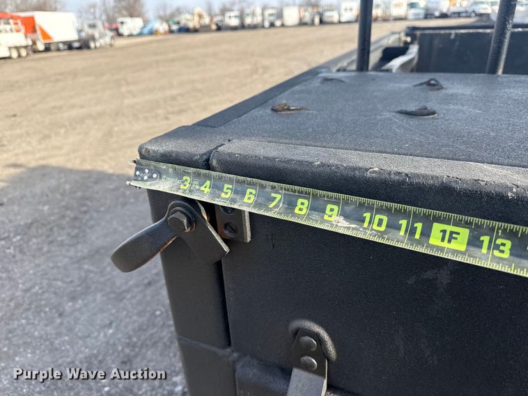 image for item EG2131 2017 Ford F550 utility / service truck