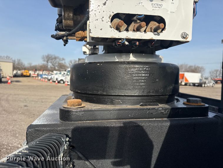 image for item EG2131 2017 Ford F550 utility / service truck