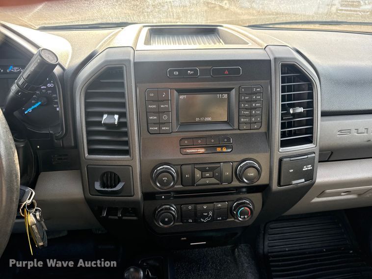 image for item EG2131 2017 Ford F550 utility / service truck