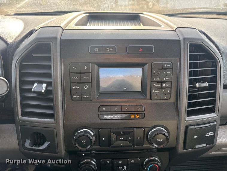 image for item EG2131 2017 Ford F550 utility / service truck